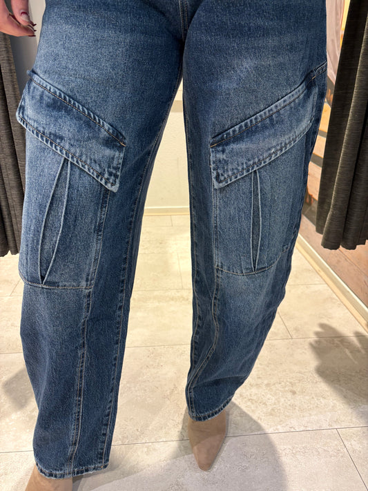 Barrel jeans front pocket